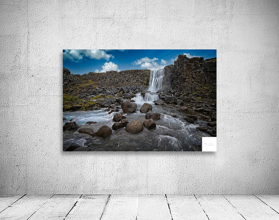 The Highlands Wall Preview