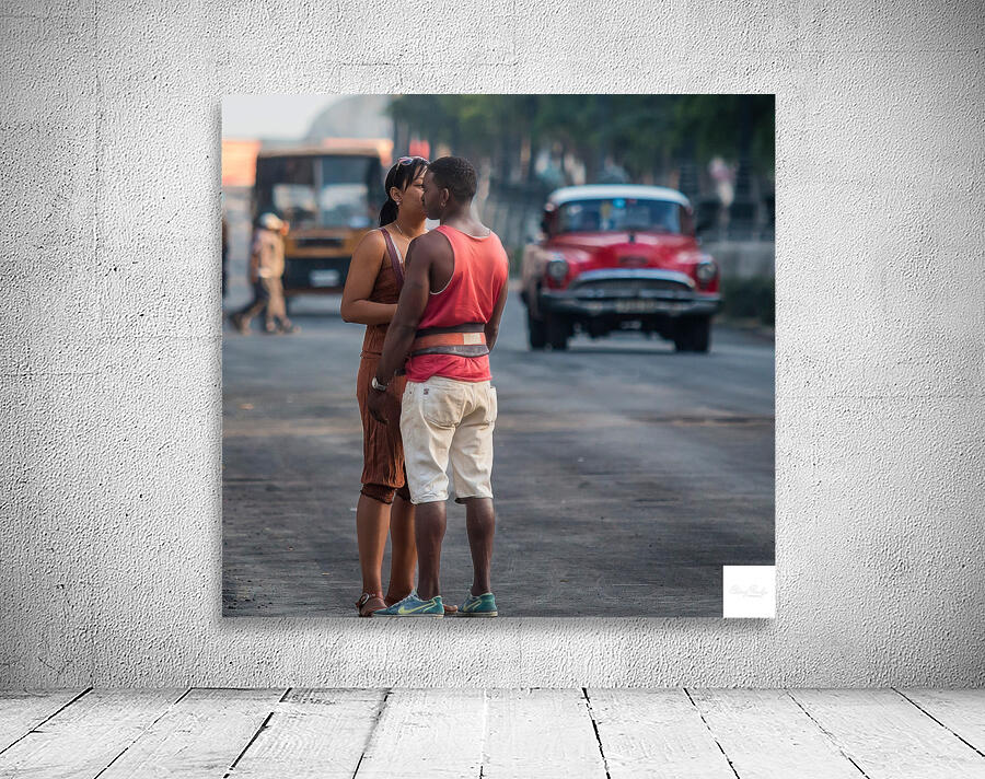 Streetcorner Kiss Wall Preview